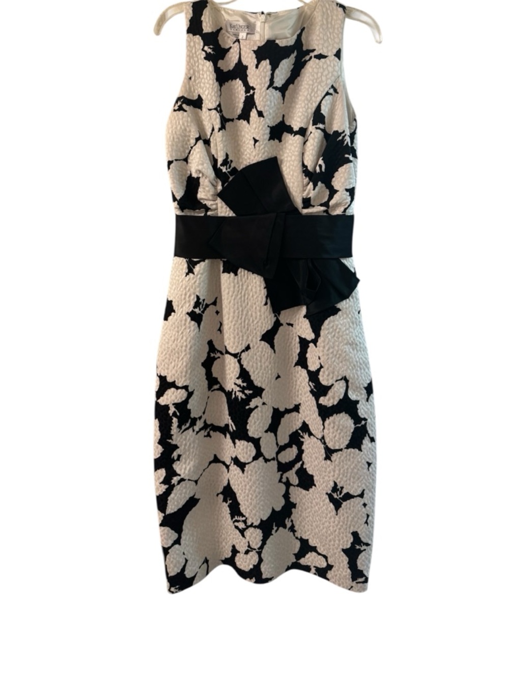 Kay Unger -Sleeveless Black & White Floral Sheath Dress with Waist Bow